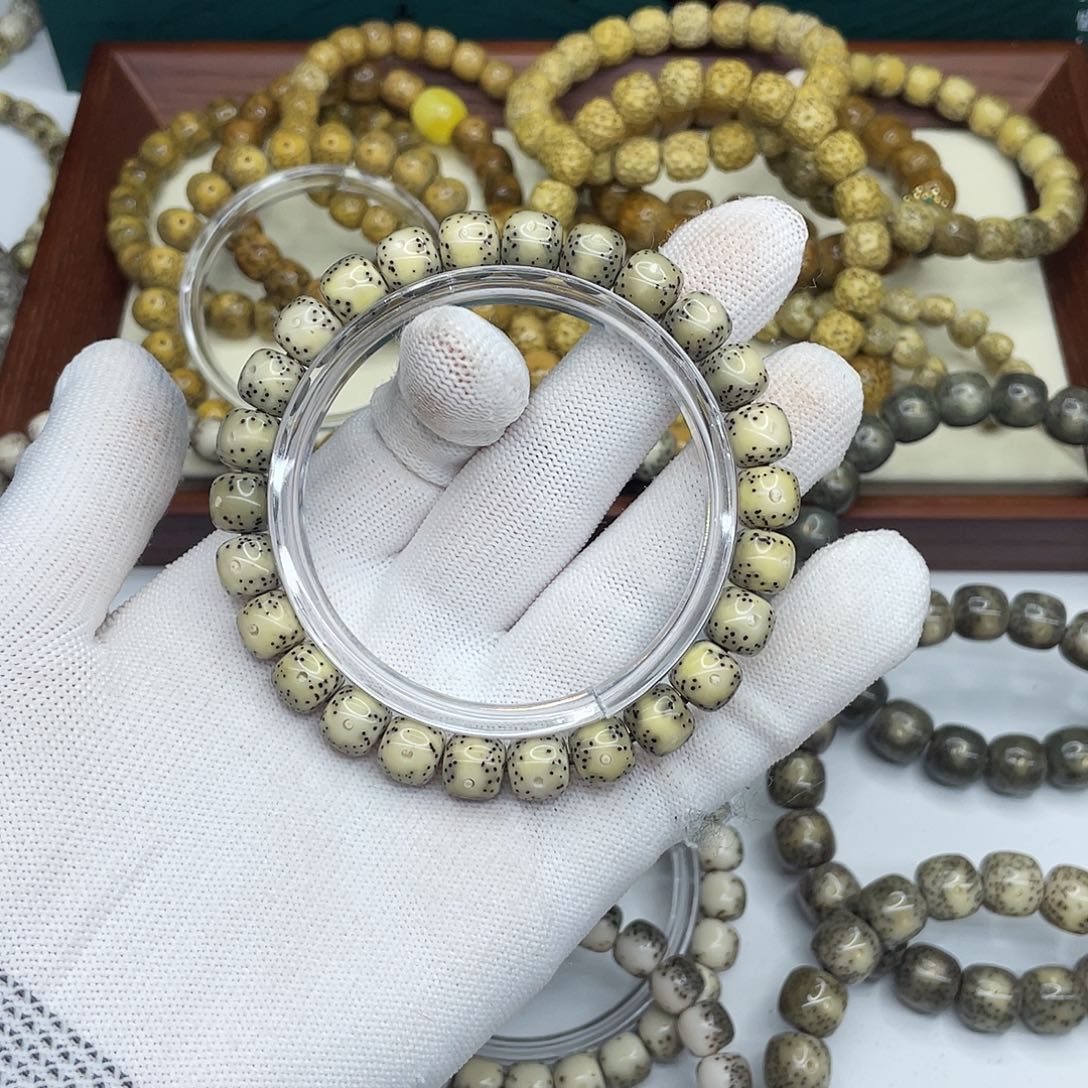 星月菩提手串9×8通体留白石玉料A10