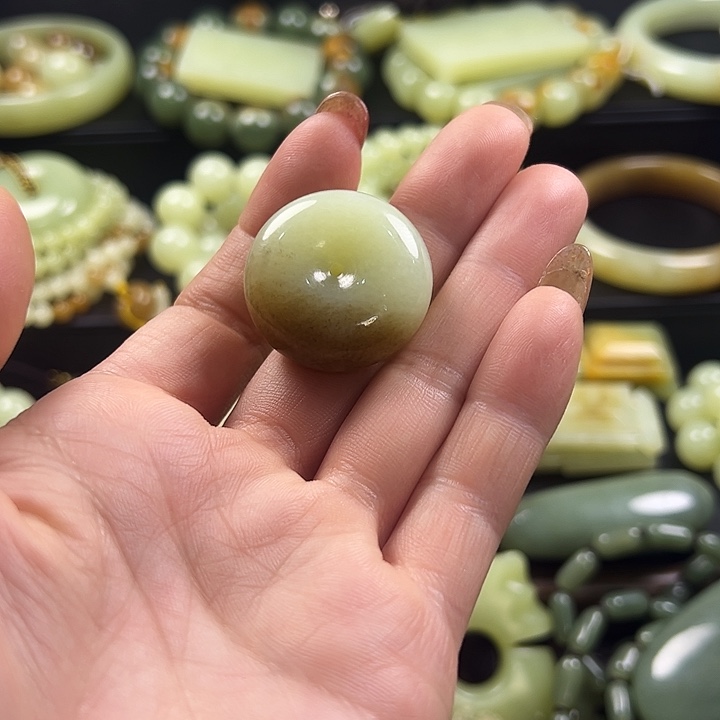 岫岩老玉（透闪石质玉）未镶嵌颈饰