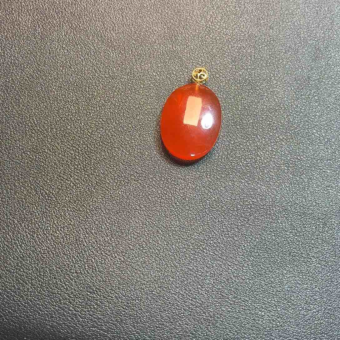 南红玛瑙18K金镶嵌挂件