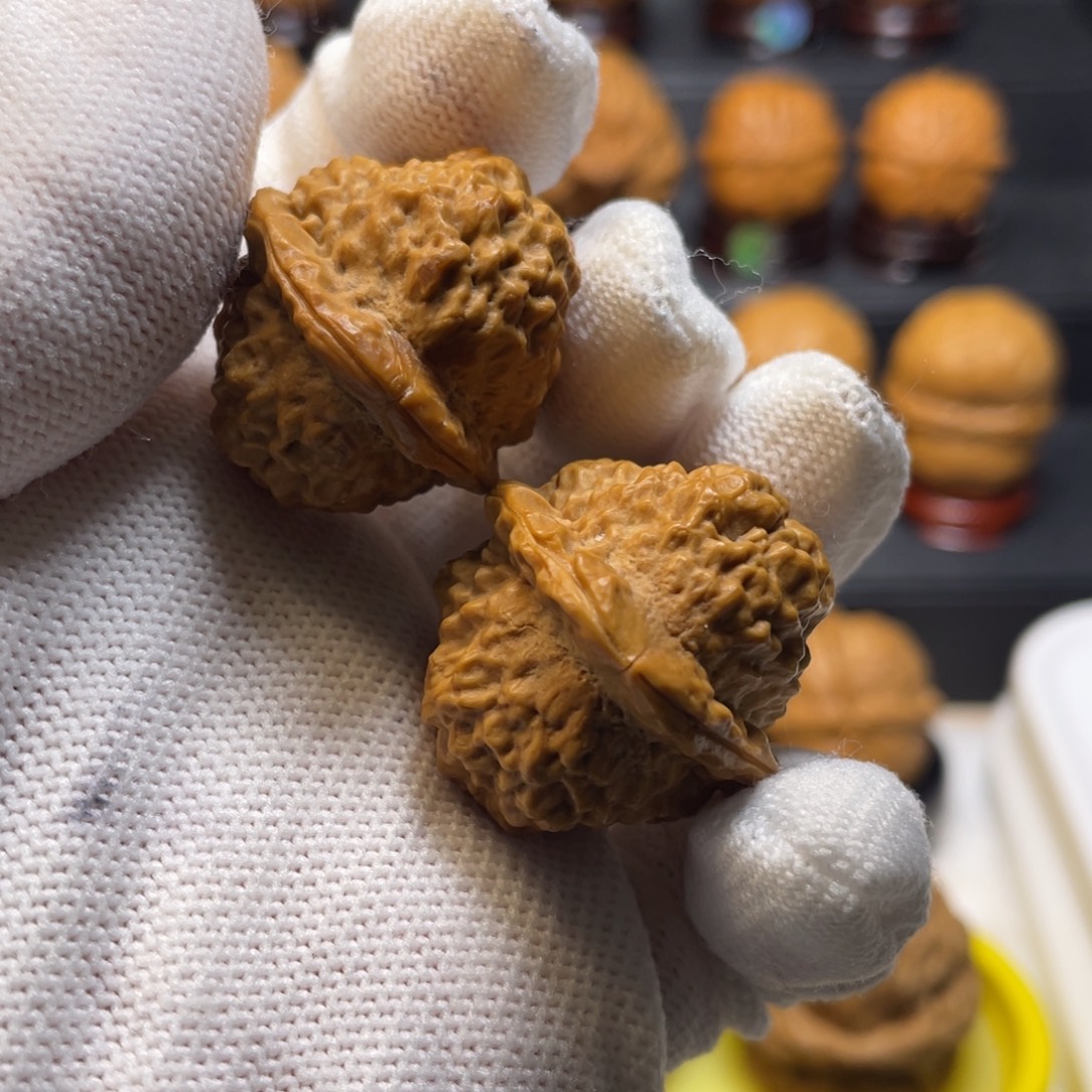 文玩核桃把件Y8羊头舍利30尺