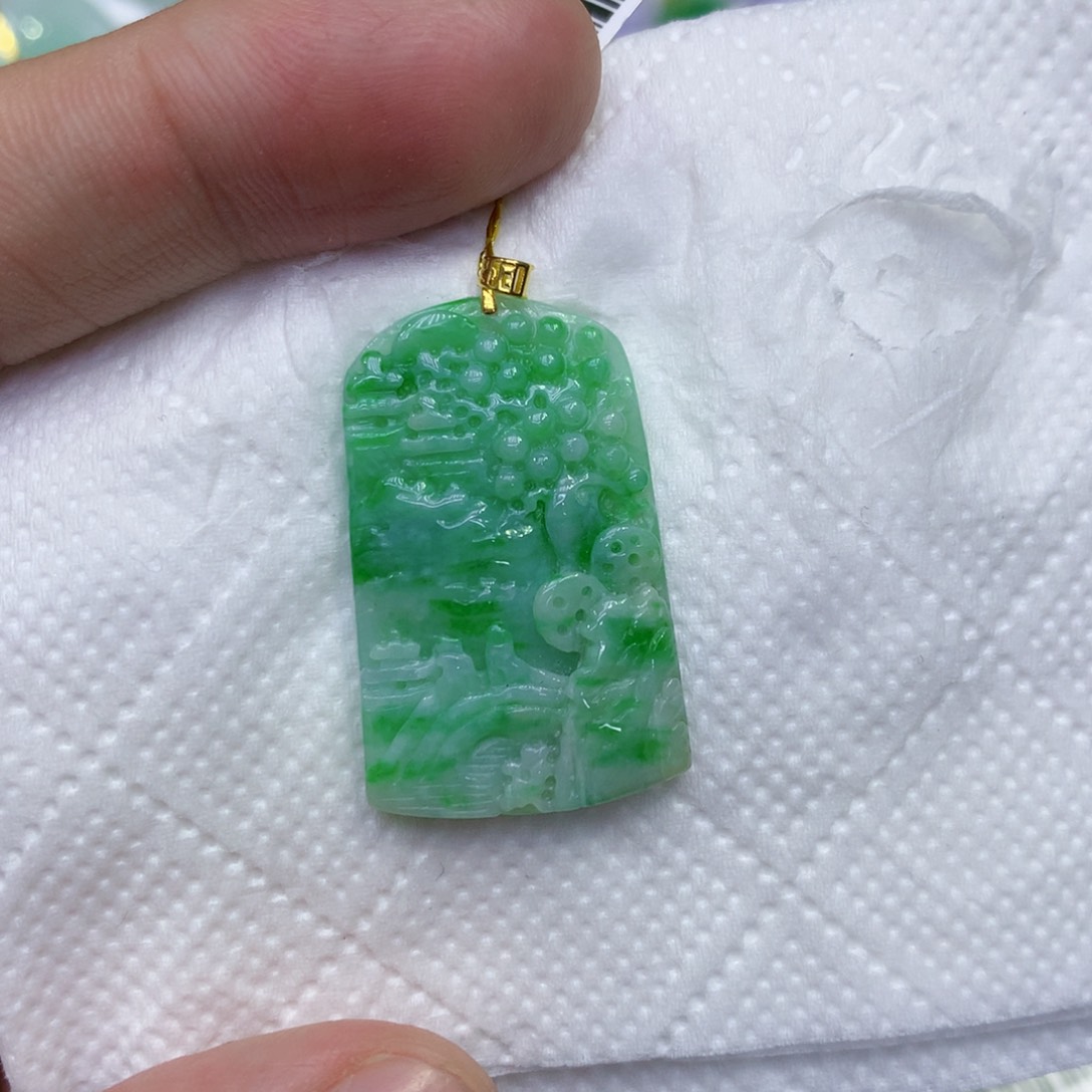 颈饰18K金镶嵌翡翠