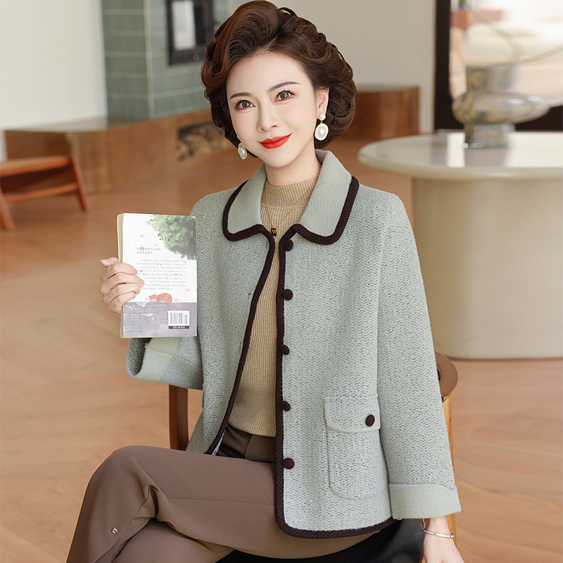 胖妈妈秋冬气质短款外套洋气高贵中年女加厚毛呢大衣翻领针织开衫