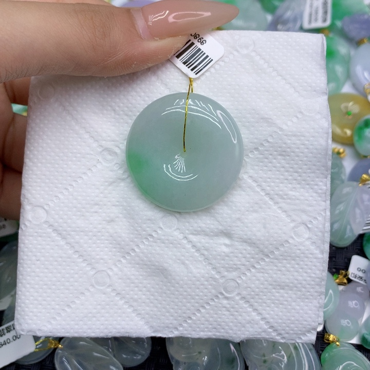 翡翠18K金镶嵌颈饰111111111111