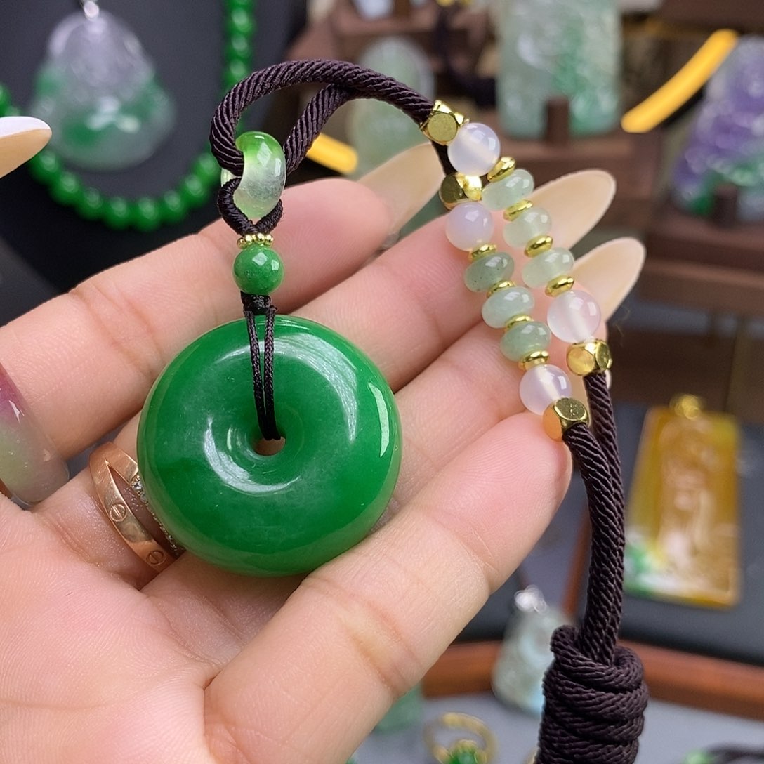 吊坠(赠链)未镶嵌翡翠