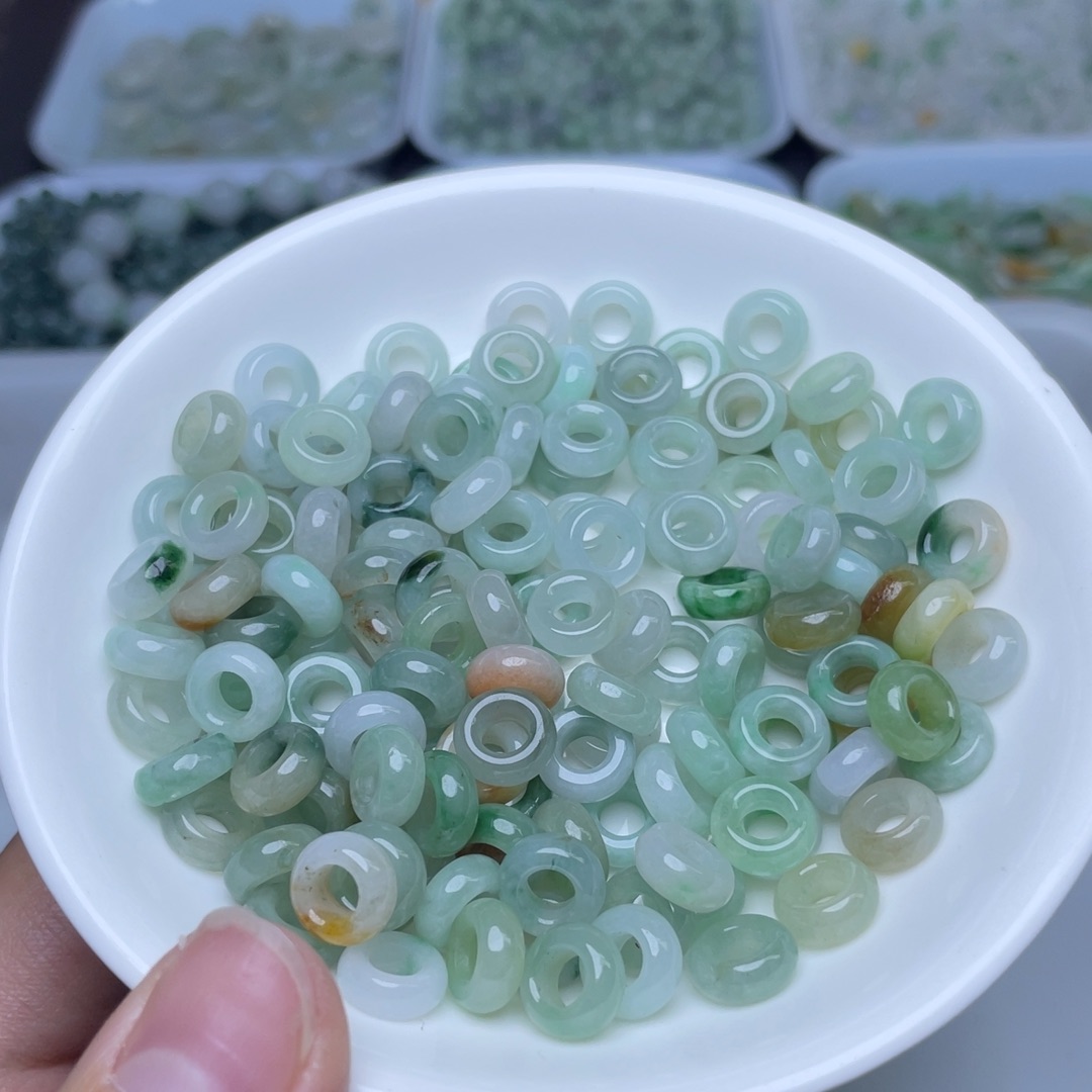 翡翠散珠卡9冰三彩玉环10个
