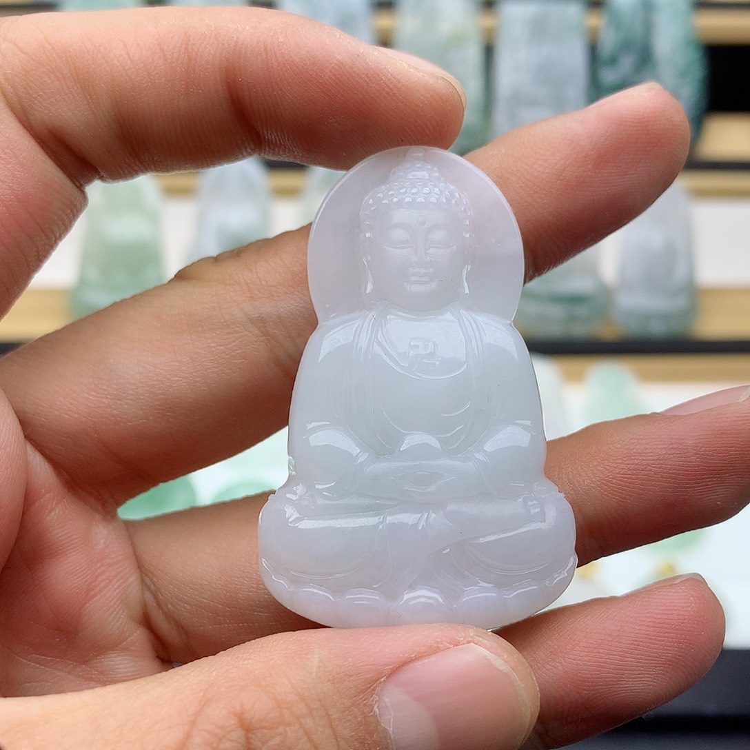 翡翠颈饰未镶嵌大日如来