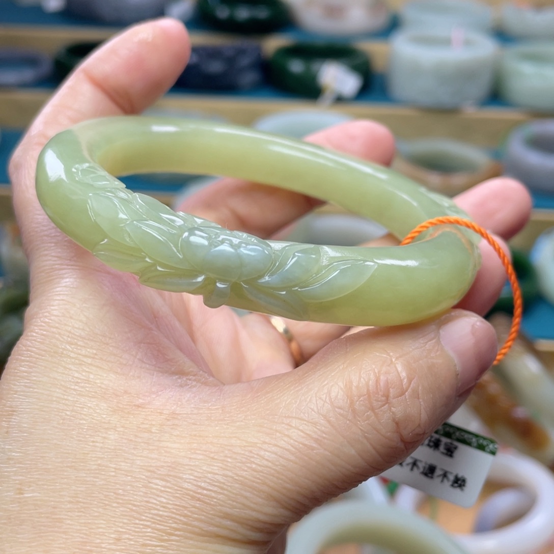 未镶嵌手镯和田玉