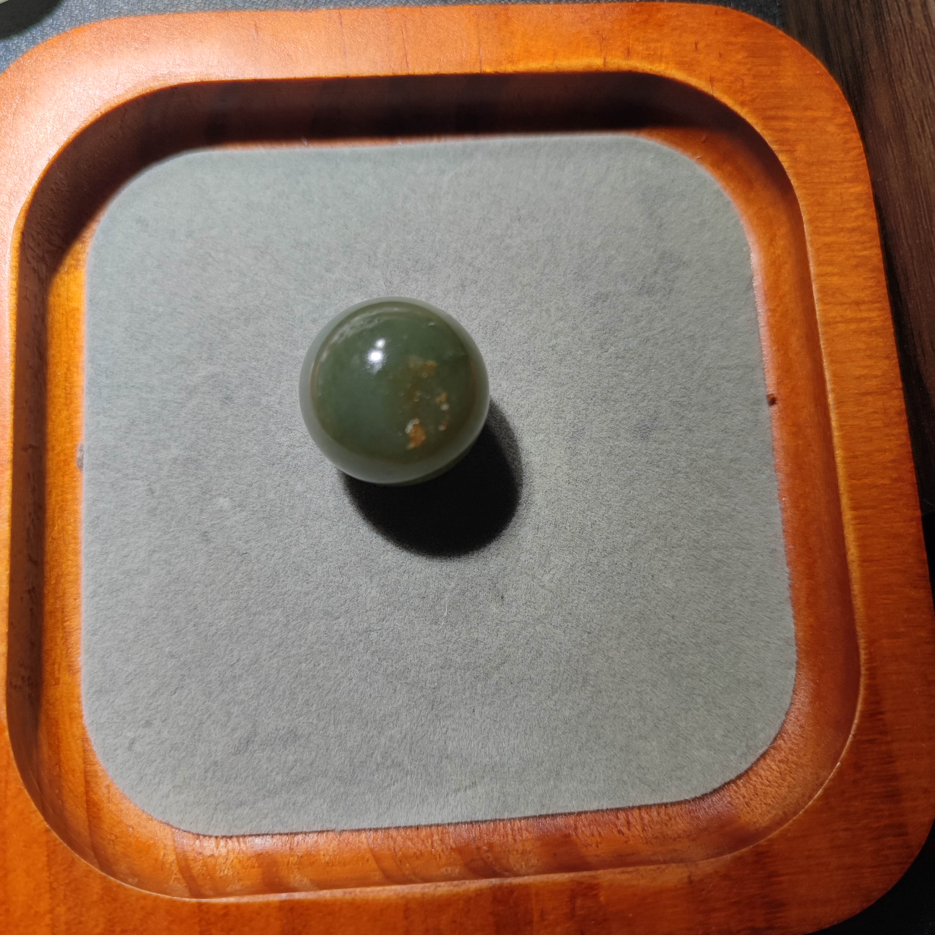 新疆和田玉圆珠小挂件