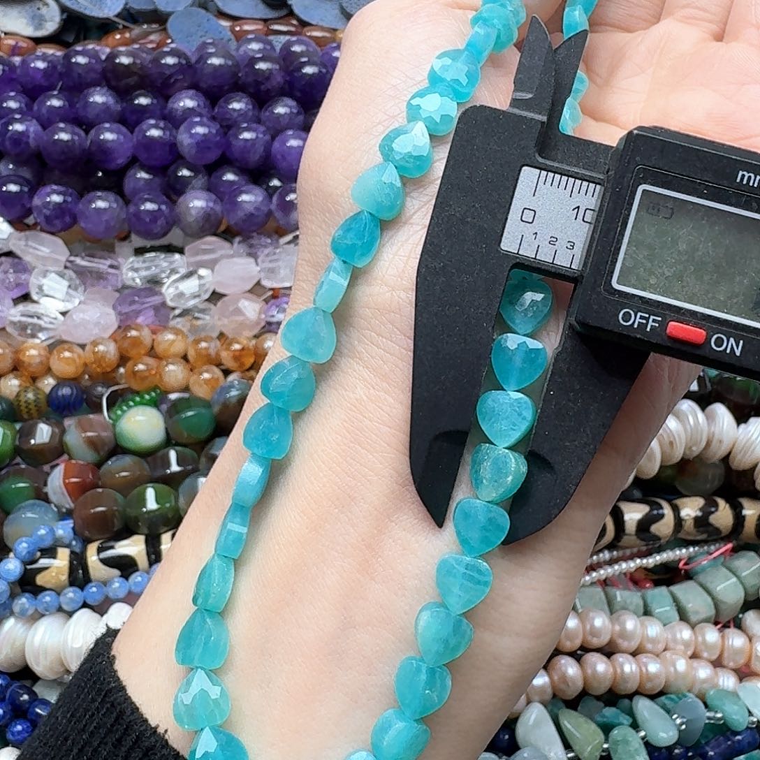 玛瑙/玉髓合金珠宝半成品一条8mm切面天河石爱心