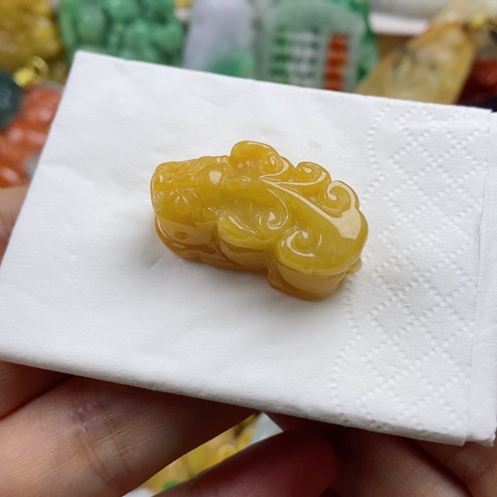 翡翠吊坠(赠链)未镶嵌