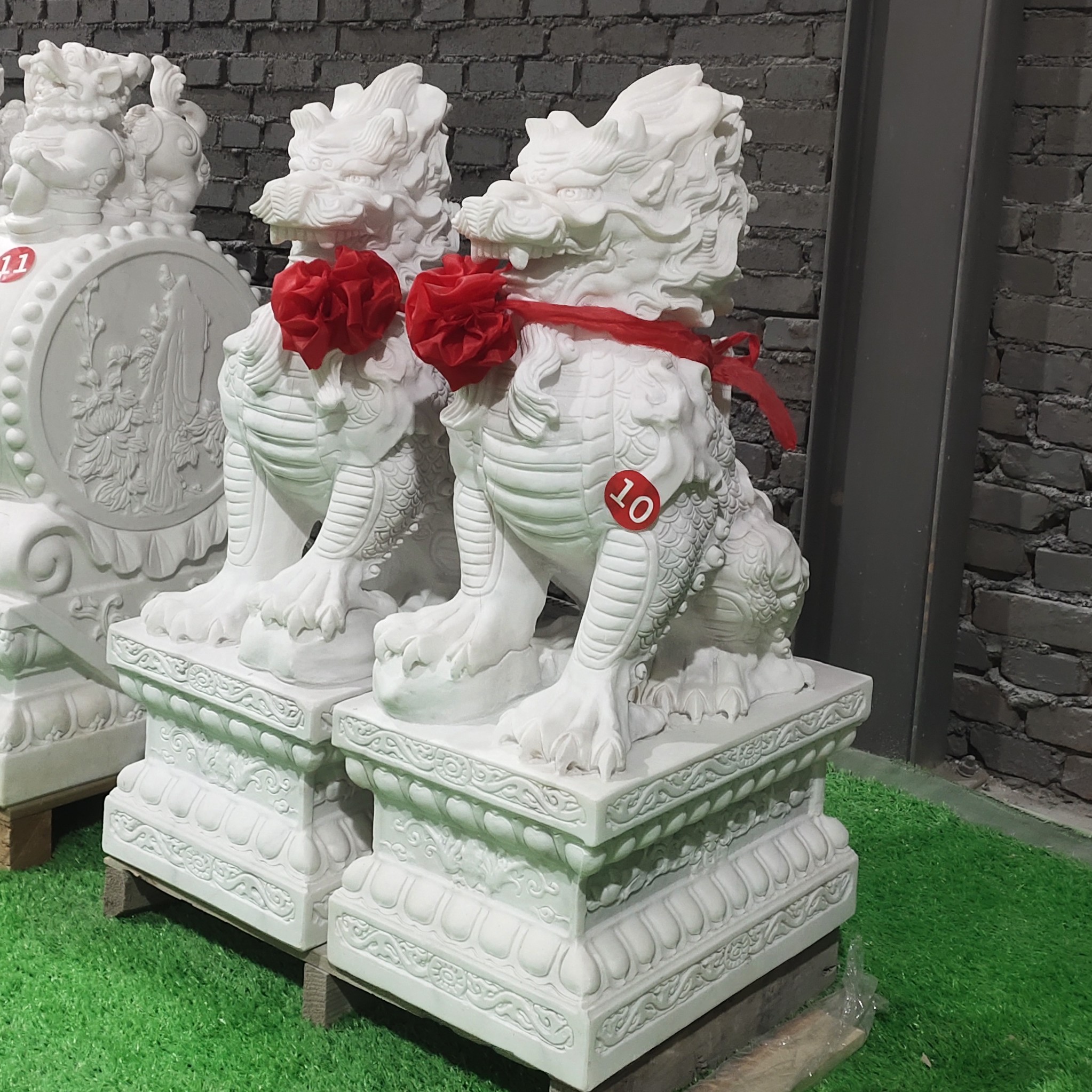 石雕麒麟一对汉白玉龙爪麒麟青石马蹄麒麟庭院摆件