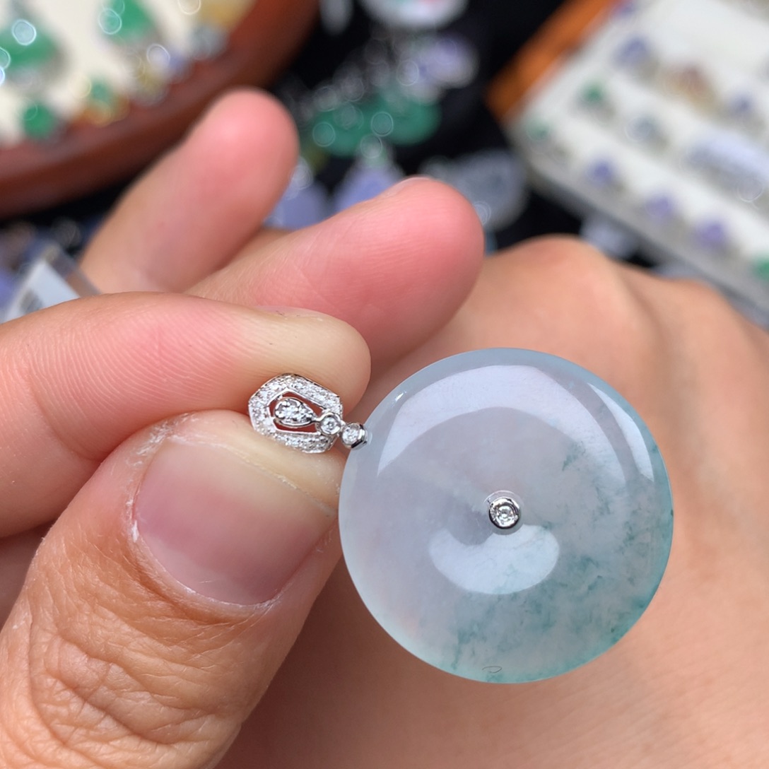 翡翠吊坠(不含链)18K金镶嵌