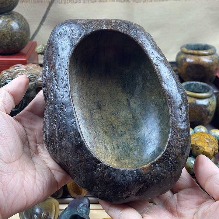 岫岩河磨玉（透闪石质玉）未镶嵌摆件