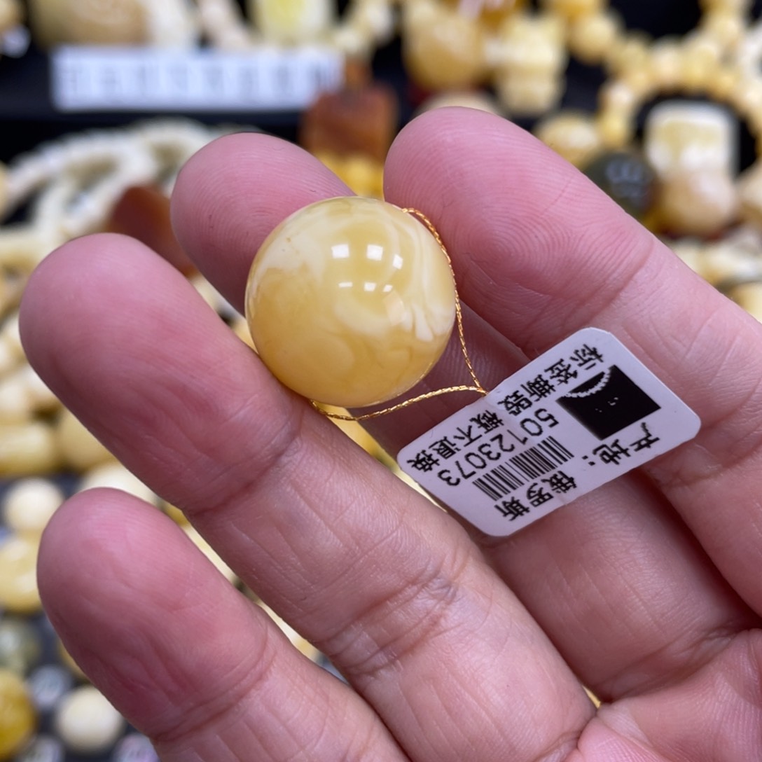 琥珀珠宝奇石未镶嵌17.6mm瑕疵款式