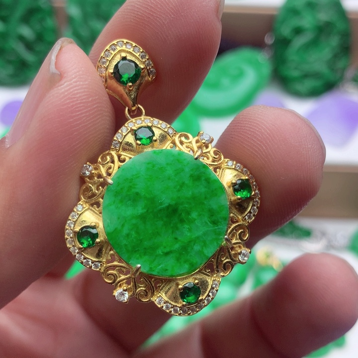 翡翠未镶嵌吊坠(不含链)