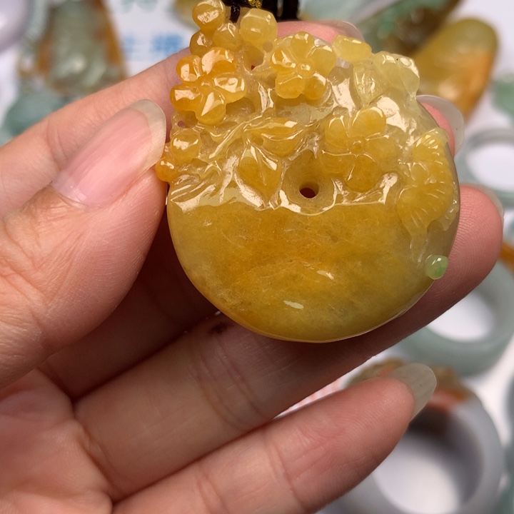 翡翠未镶嵌颈饰翡翠