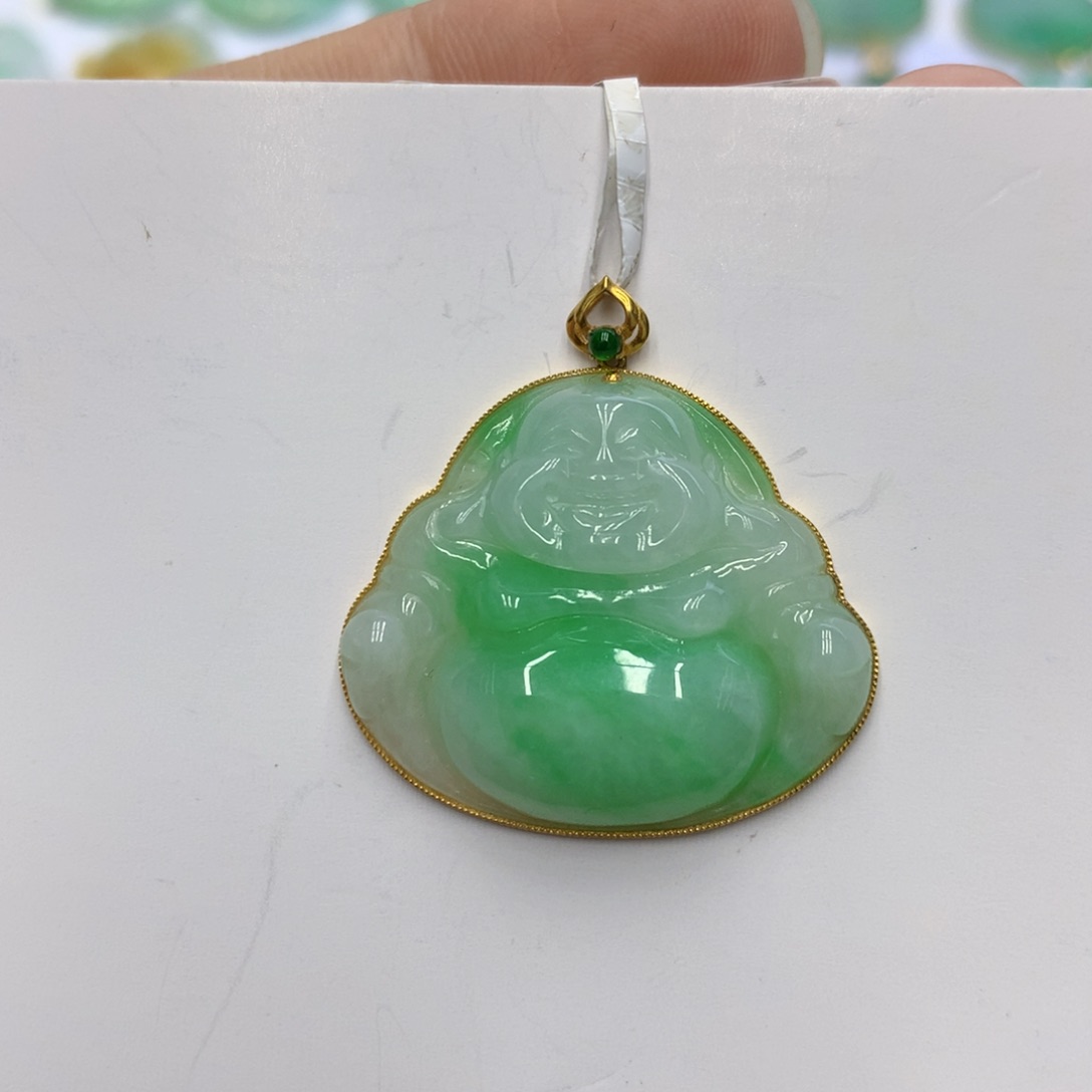 翡翠颈饰18K金镶嵌翡翠