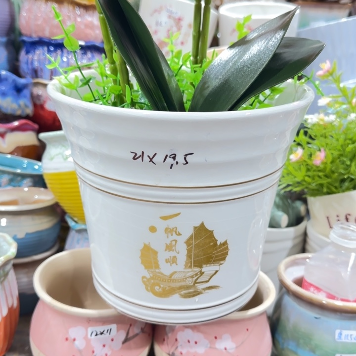 凑9块包邮，有孔，陶瓷花盆