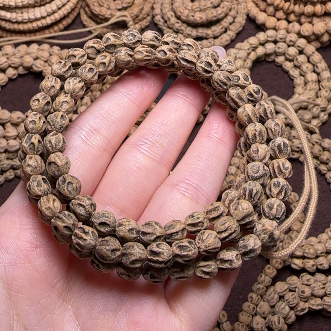 柏香籽/百香籽吊坠h**。