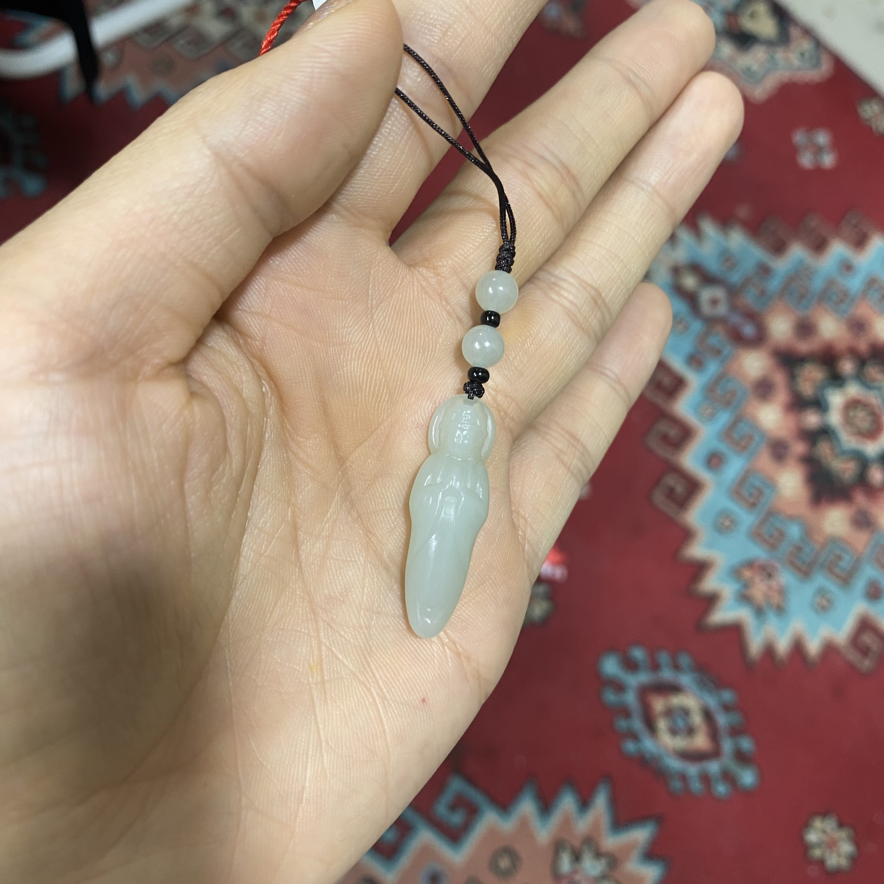 且末微色差近矿挂件