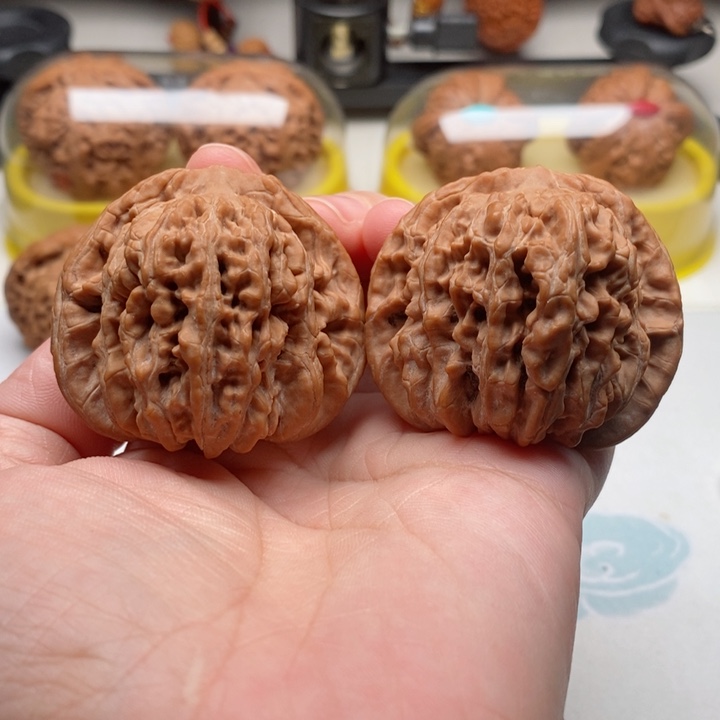 文玩核桃吊坠四座楼边47/46