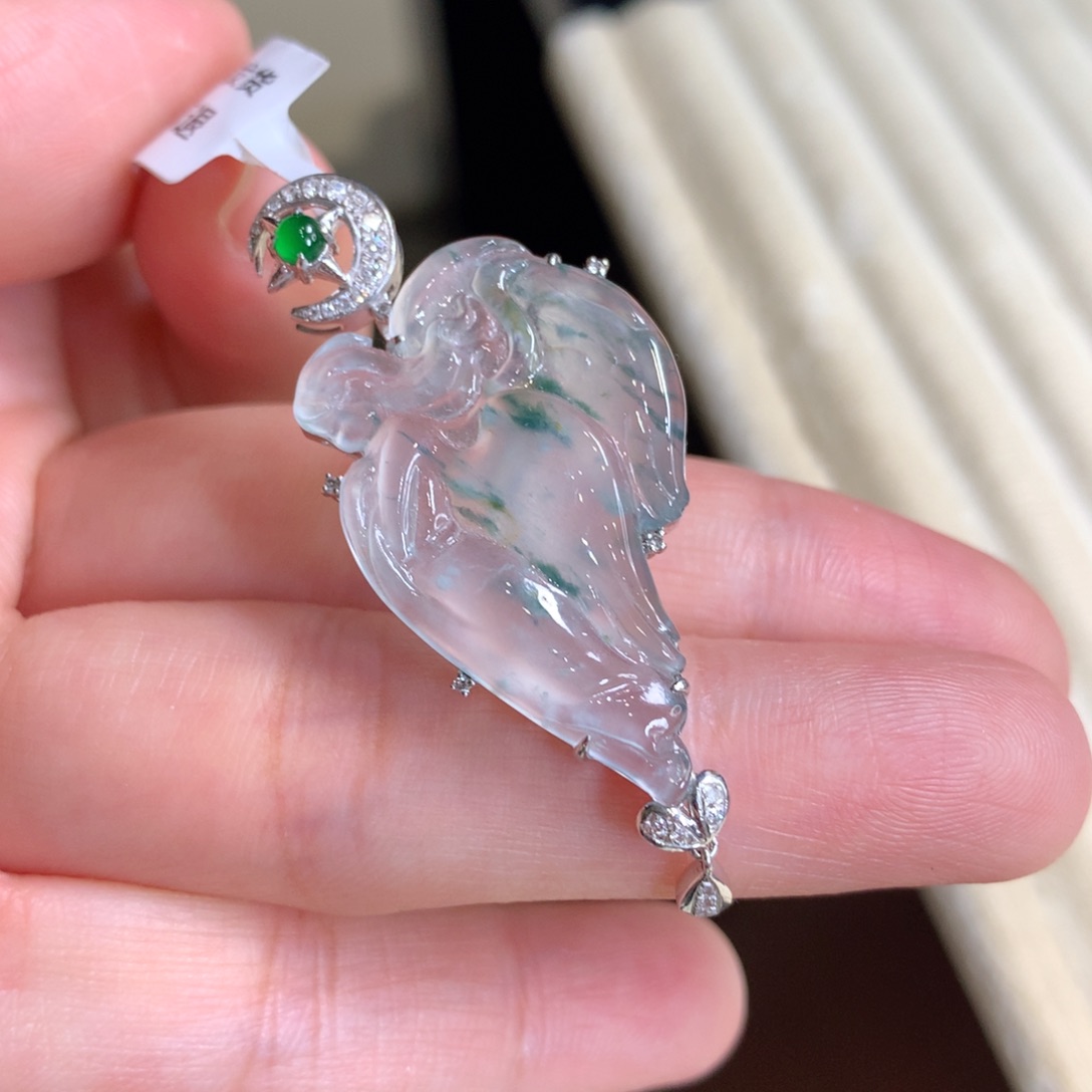 颈饰未镶嵌翡翠天使