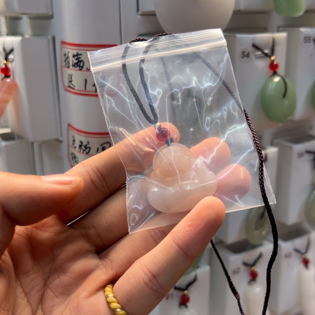 随***哥石英质玉（天山翠）合金颈饰