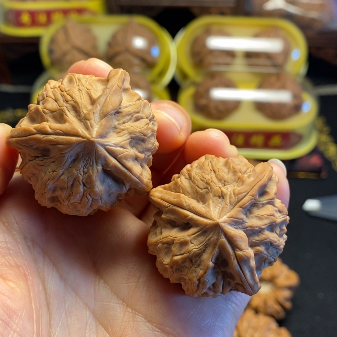 沧***笑把件桃核锦鸿3棱狮子头