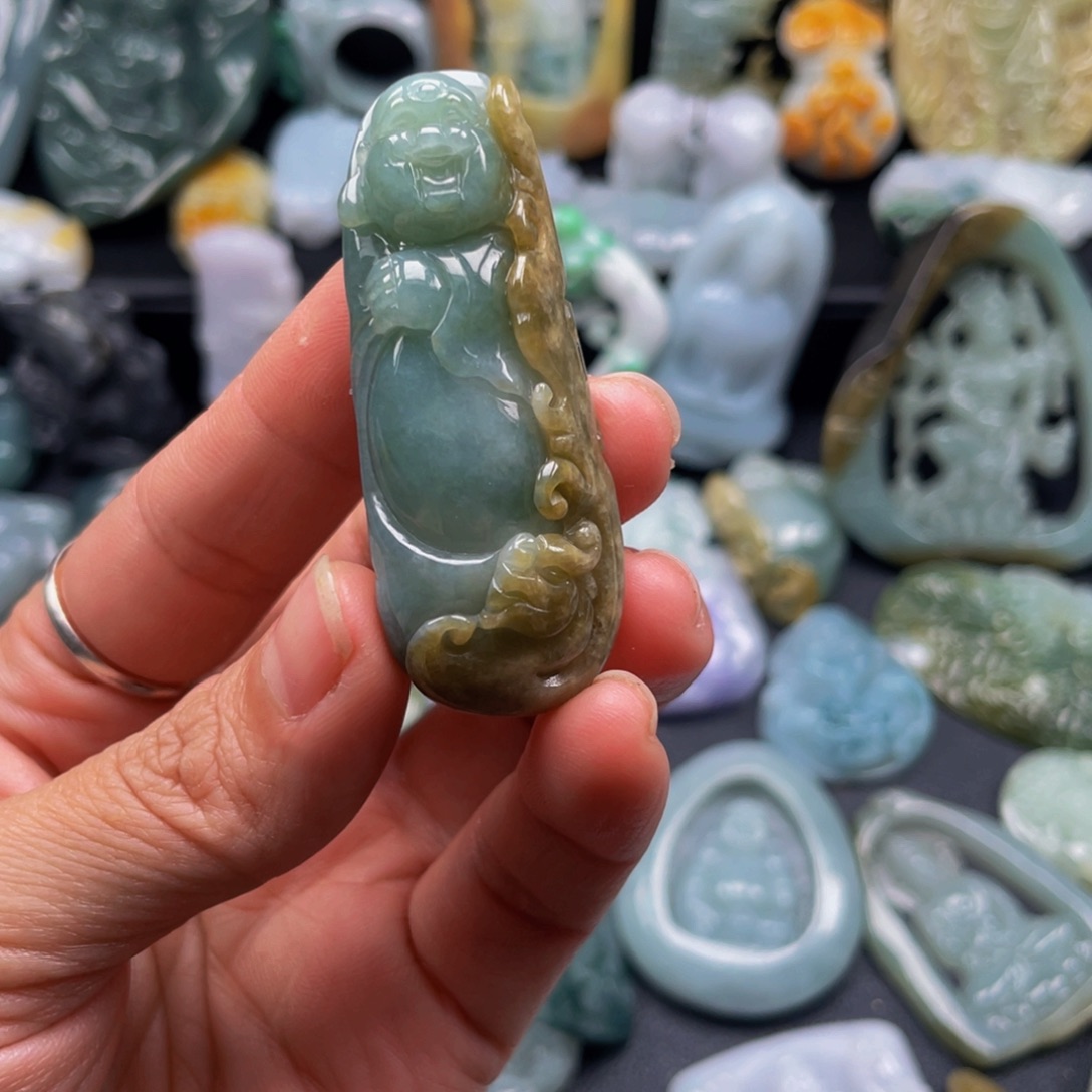 柒***后翡翠未镶嵌颈饰缅甸翡翠A货挂件