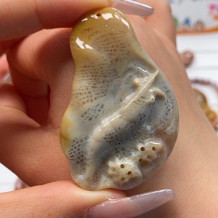 硅化玉吊坠(不含链)未镶嵌鸿运当头。虾