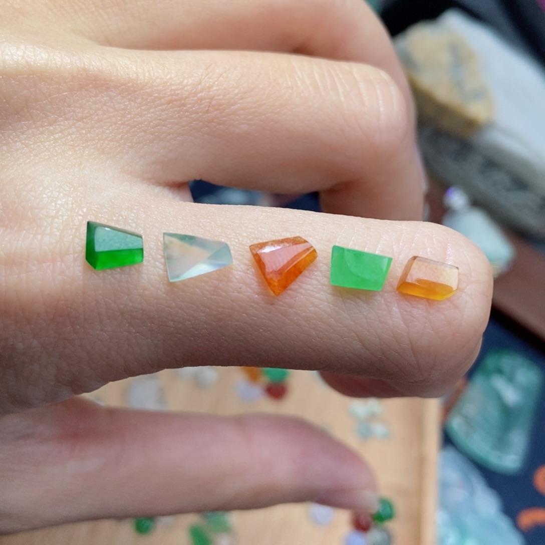 翡翠颈饰未镶嵌翡翠