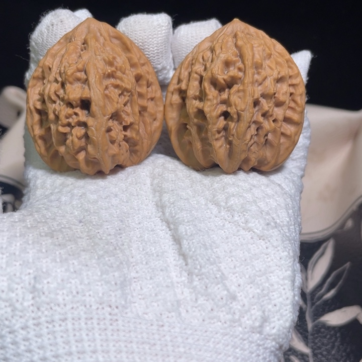 文玩核桃吊坠全品38虎头