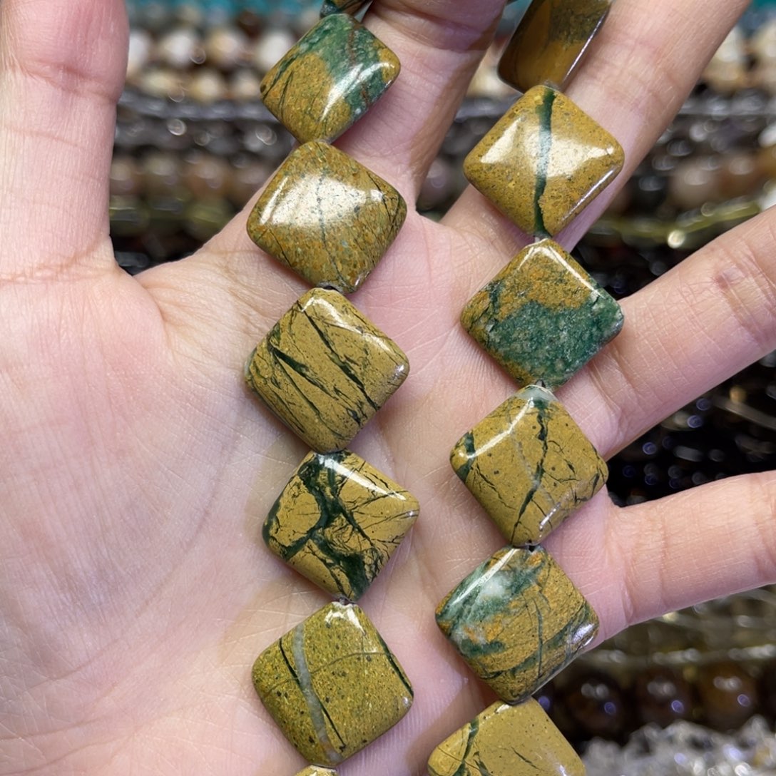 玛瑙/玉髓散珠绿皮石卡20一条