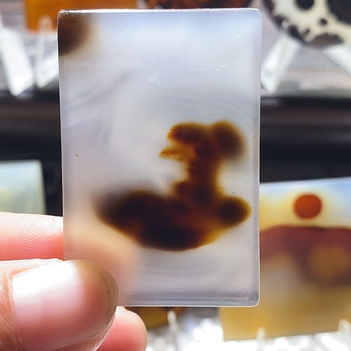 查罗石未镶嵌颈饰