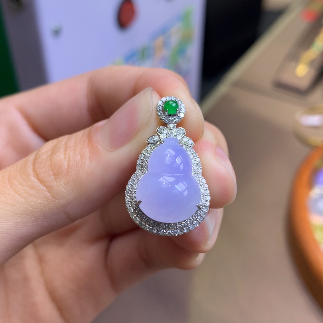 翡翠18K金镶嵌颈饰