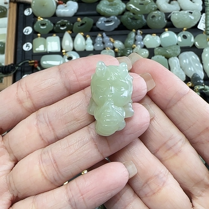 和田玉未镶嵌吊坠(不含链)