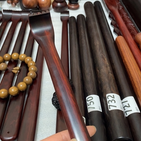 M***生木红色超长款55厘米痒挠