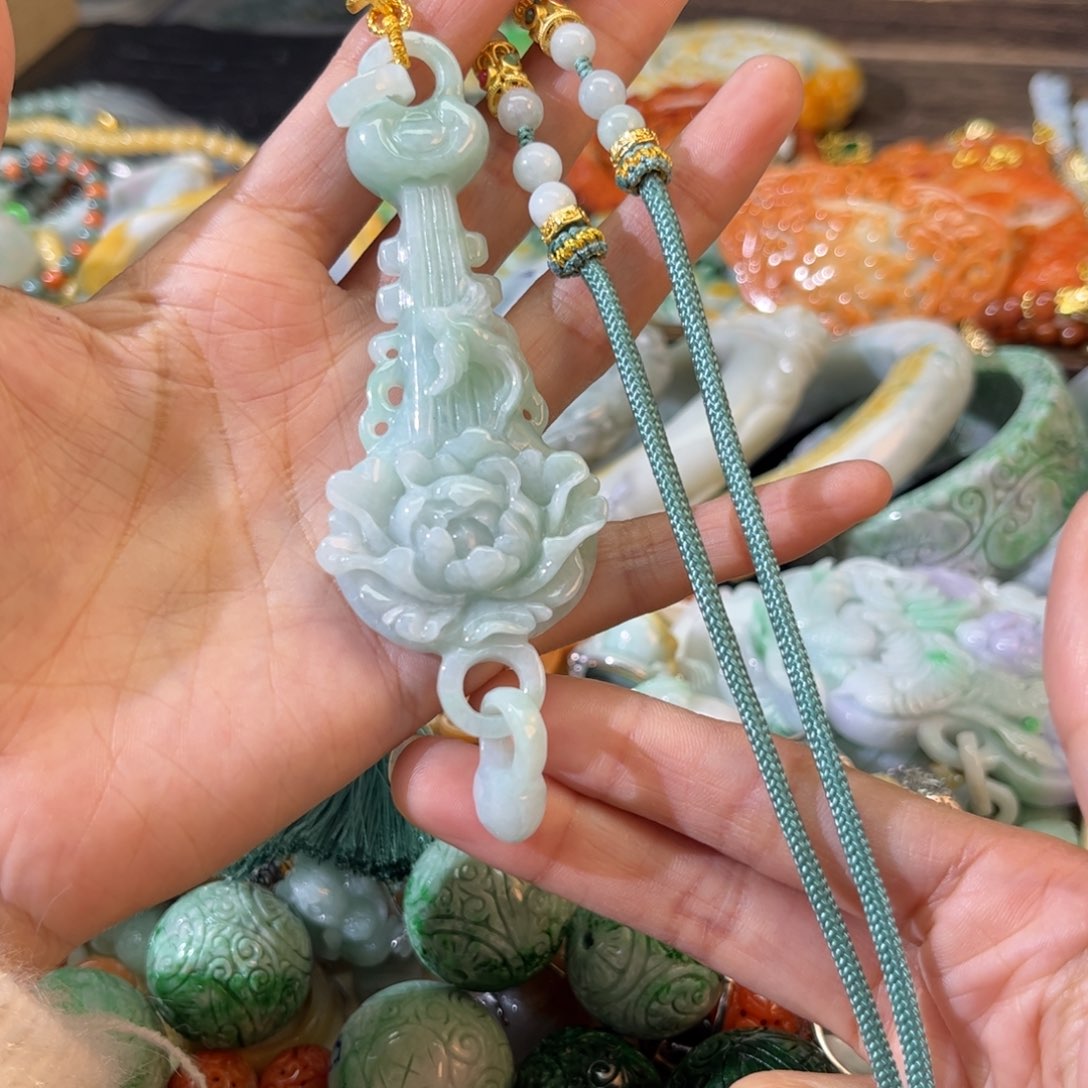 翡翠颈饰未镶嵌张*喵待编款