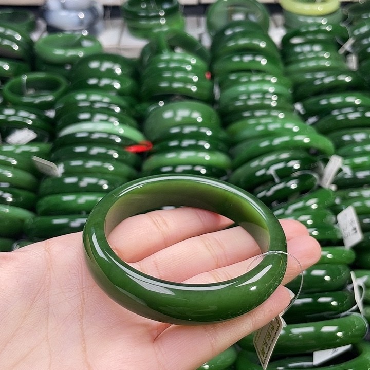 未镶嵌手镯和田玉（碧玉）