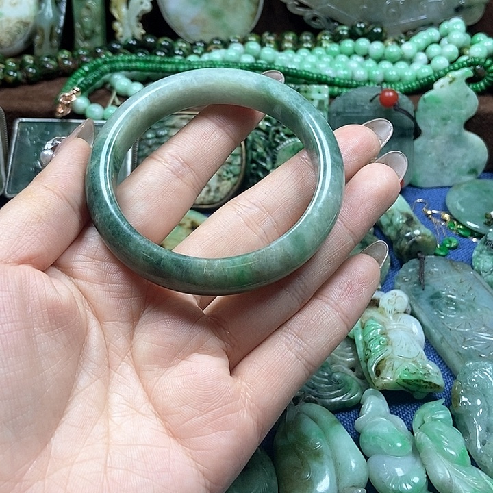 翡翠颈饰未镶嵌平****强0000000000