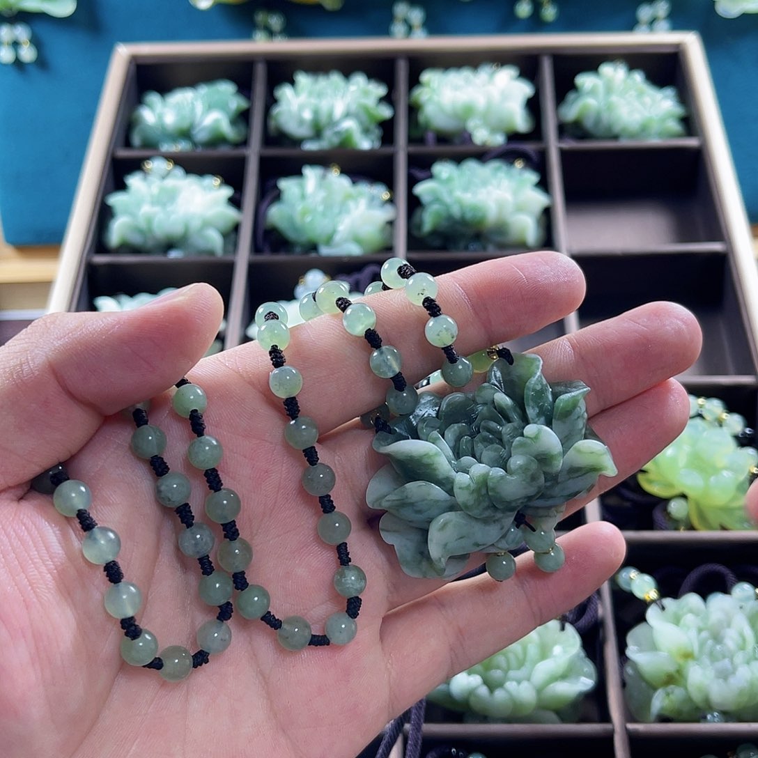 蛇纹石玉颈饰未镶嵌感**生