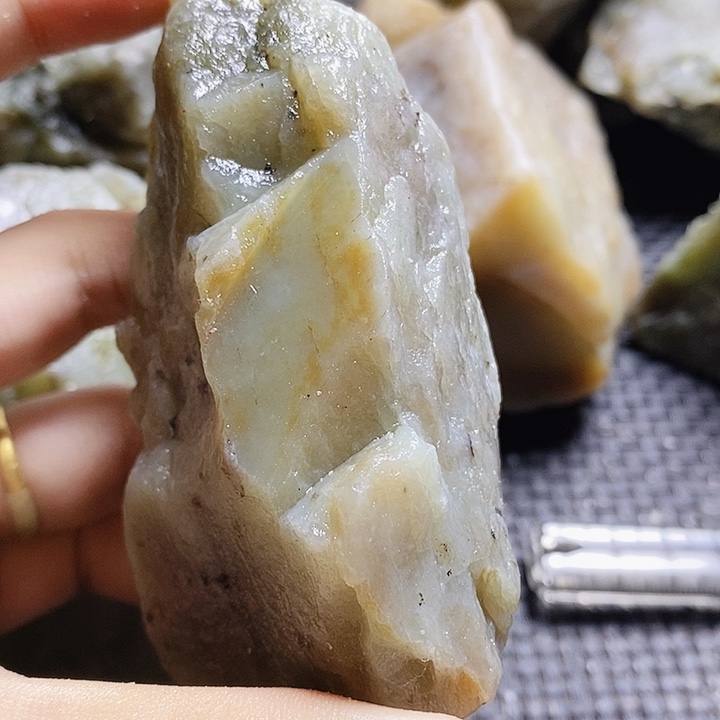 和田玉（糖玉）未镶嵌颈饰