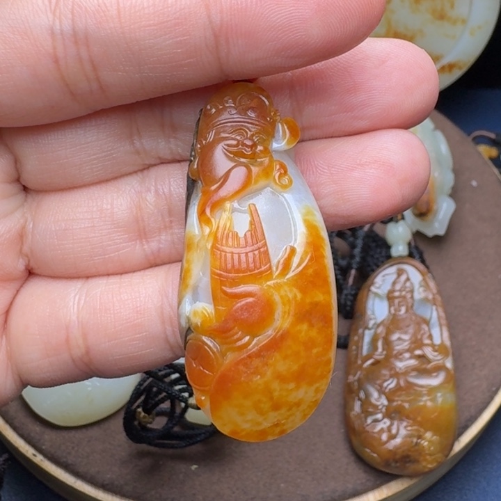 和田玉未镶嵌颈饰