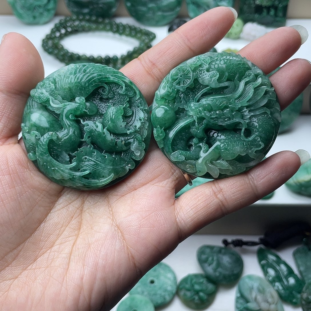 清***茶独山玉未镶嵌挂件