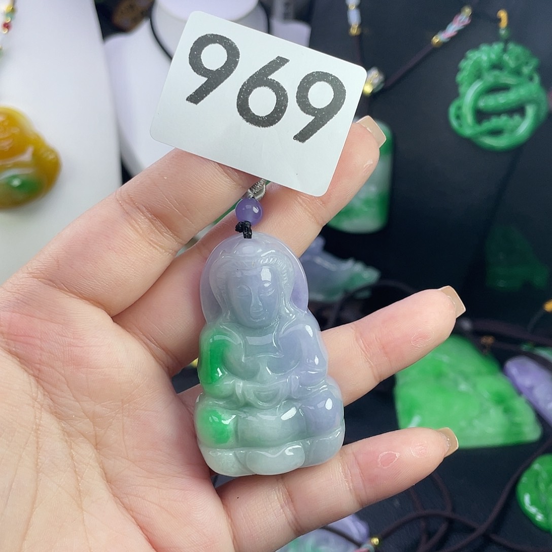 翡翠未镶嵌吊坠(赠链)