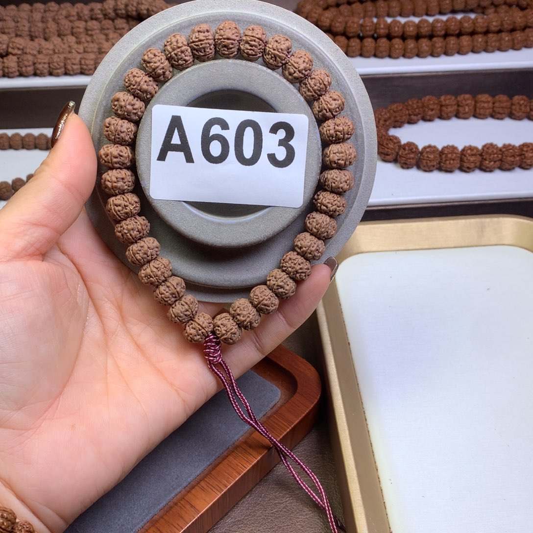 吊坠金刚菩提11+尺寸飞碟6瓣