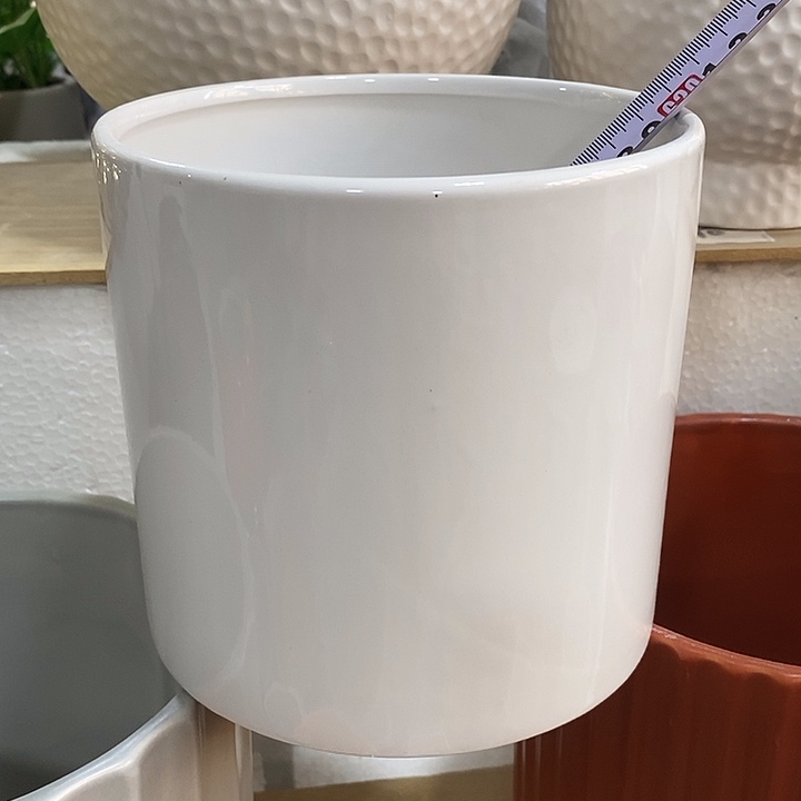 陶瓷花盆有孔 瑕疵介意勿拍 