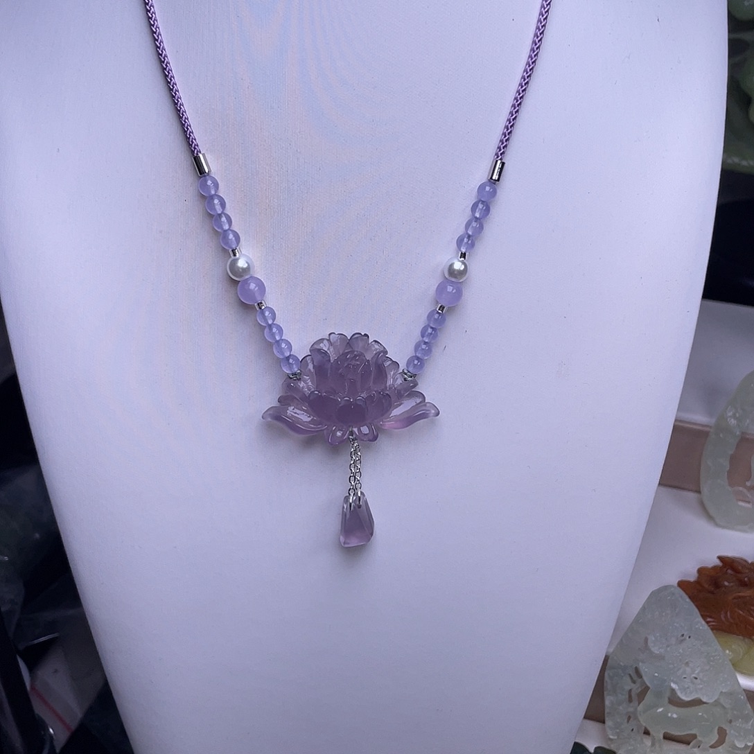 蛇纹石玉未镶嵌颈饰