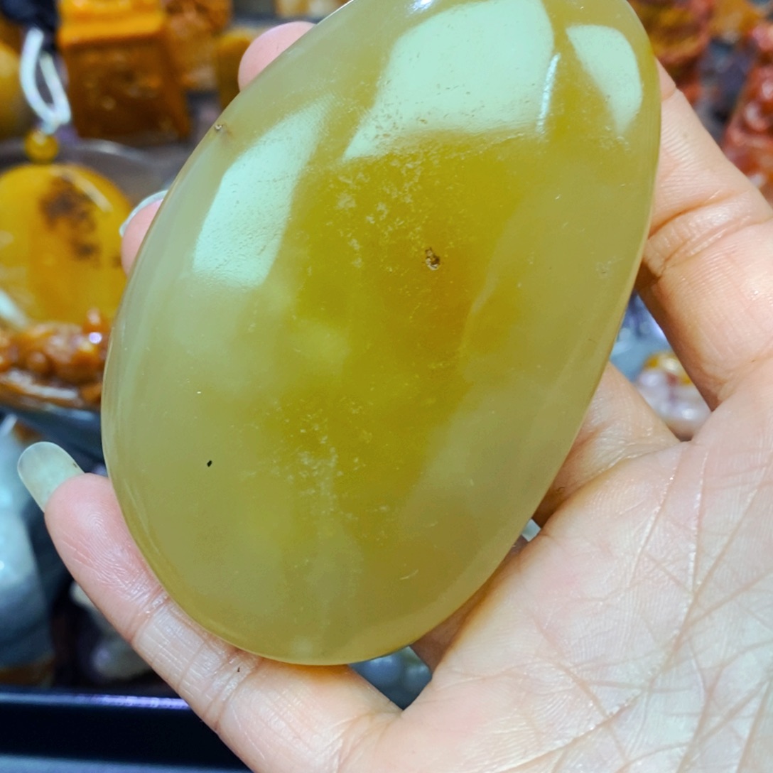 未镶嵌石英质玉（黄龙玉）项链