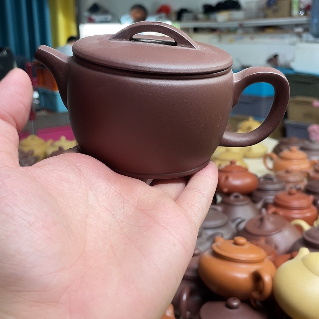 茶杯紫砂汉瓦 底槽清。  汉。 